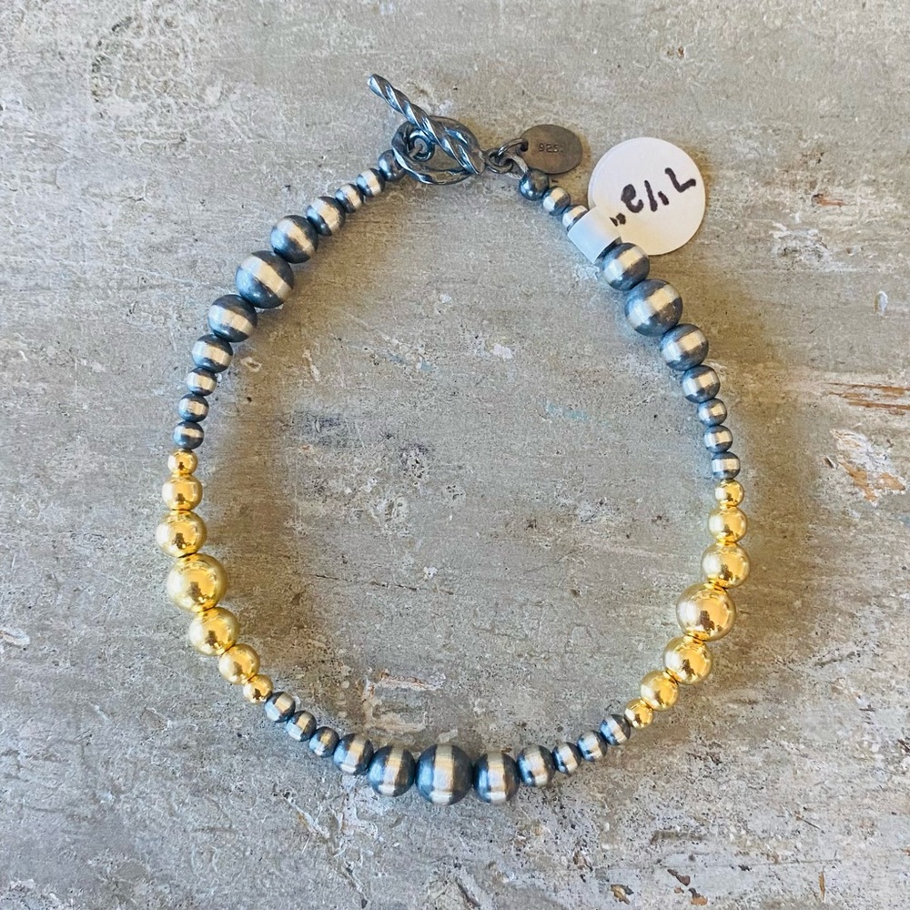 ♥️ Native Strung ♥️ Sterling Silver & 18k Gold Plated Machine Pearls Bracelet - Picture 5 of 11